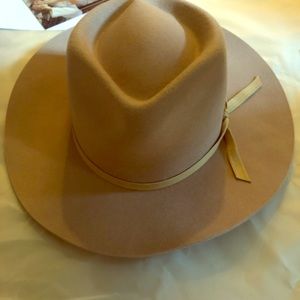 The Zulu hat-59cm Large. Never worn.